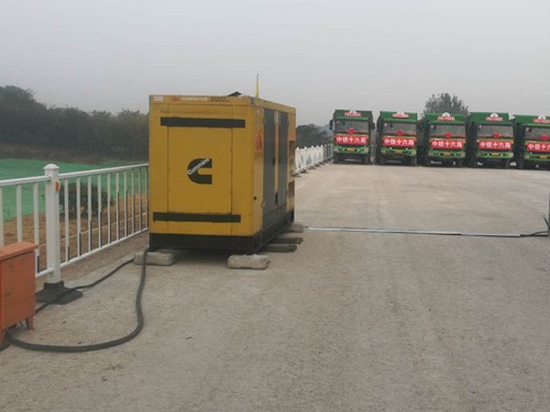 玉山电力系统的稳定性和设备兼容性如何影响发电机组的频率规格？